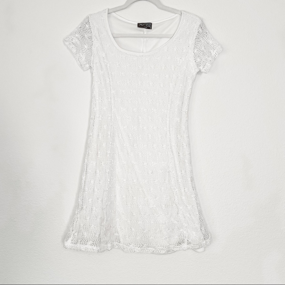 Rosegold Lace Short Sleeves Crew Neckline Mini Dress White Size Medium Petite